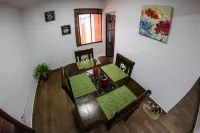 Carlito′s Way Food & lodging