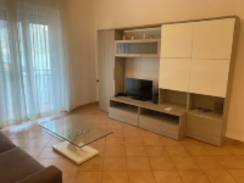 Charming 2-bedroom apartment with WiFi, AC in quaint Colonno