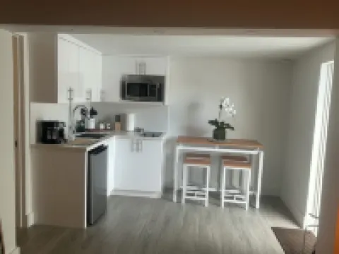 Charming studio in lovely Hialeah with AC, WiFi Hotels in Hialeah