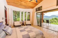 Stunning Ocean View-Rainforest Villa. Concierge, Breakfast/Housekeeping M-F.