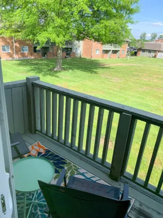 Cozy, Clean, Centrally Located Condo Отели рядом с достопримечательностью «Sphere Virtual Reality Arcade»