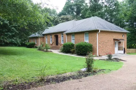 Pet-Friendly 3BR Near Short Pump + Big Fenced Yard