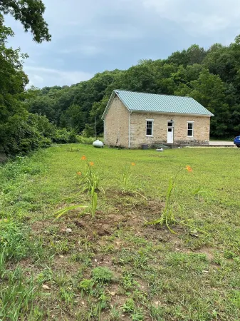 Circa 1868 Rock Schoolhouse Retreat