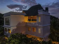 Dive in to our pool and feel the breeze at Mbibo House in the Shela sand dunes Hotels in Shela