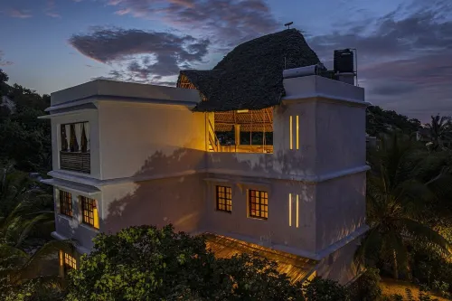 Dive in to our pool and feel the breeze at Mbibo House in the Shela sand dunes Hotels in Shela