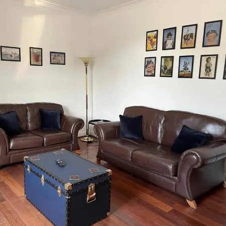Troon town centre apartment. Great for golf, beach, coastal walks and much more.