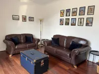 Troon town centre apartment. Great for golf, beach, coastal walks and much more.