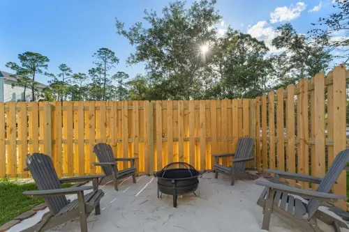Mins to the Beach! /3 King Beds/Gameroom/Firepit/Dog Friendly