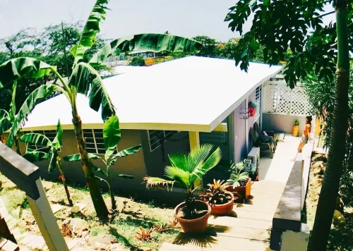 Studio en suite, king/twin beds sleep 3, multi-deck views, early access bag drop