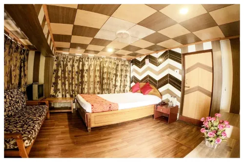 Goroomgo Broadway Mall Road Darjeeling