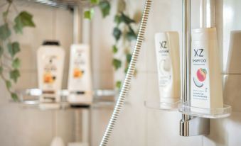 Spacious 3BR House - River View & Sauna