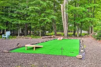 Jacuzzi & Resort Amenities: Tobyhanna Family Home! - Wifi