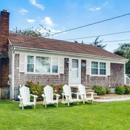 Quaint Dennis Home w/ Deck + Grill, Walk to Beach!