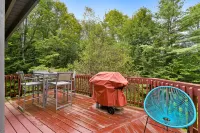 Hot Tub, Sauna and Game Room Amenities - Charming Eclectic Retreat 이스트 엔드 공원 주변 호텔