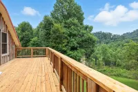 Secluded Mountain Retreat With Stunning Views 4 Bedroom Home