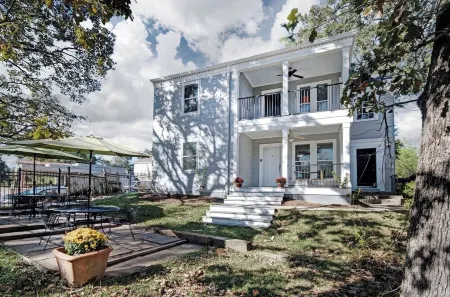 Fondren "Upper Level Style, Comfort and Luxury