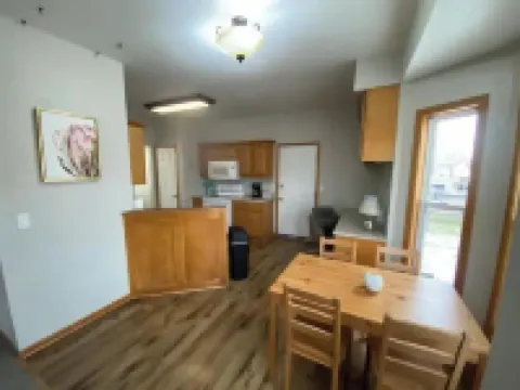 •Delightful 5b stay in Paradise!!• Hotels in Waukee