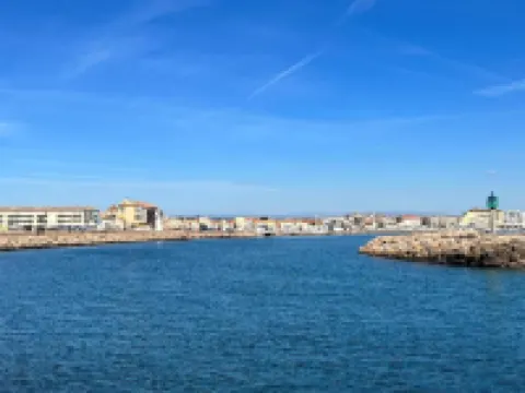 Family Retreat by Sérignan Sea