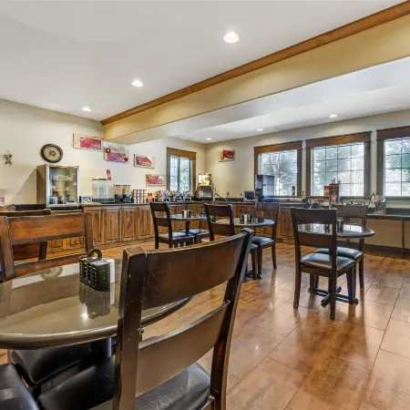 Best Western Plus Prairie Inn