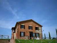 Spacious Tuscan Farmhouse