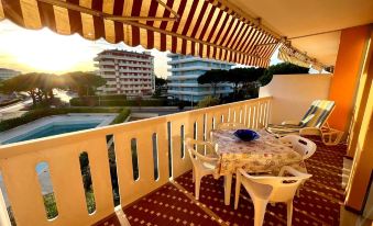 Modern Flat with Pool View Balcony