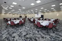 DoubleTree by Hilton Manhattan, KS