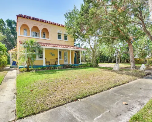 Sarasota Vacation Rental w/ Private Pool & Lanai! Hotels in Whitfield