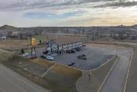 Super 8 by Wyndham Miles City - parking