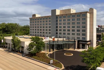 Hyatt Centric Chicago O'Hare Отели рядом с достопримечательностью «Fresh Farms International Market»