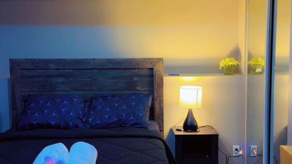 Private Basement Suite in Brandon – Kitchenette, Dining & Comfort