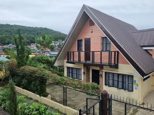 Zya Transient House Hotels in Itogon