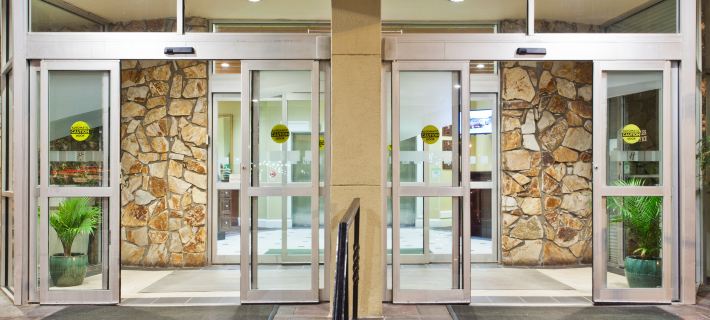 Holiday Inn CHARLESTON-RIVERVIEW by IHG Hotel di Charleston