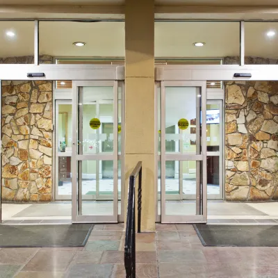 Holiday Inn 查爾斯頓，RIVERVIEW 鄰近235 King St的酒店