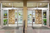 هوليداي إن تشارليستون ريفرفي  باي آيتش جي