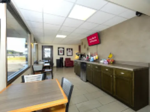 Red Roof Inn Vermillion - U of South Dakota Hotels in Clay County