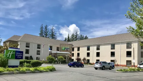 Holiday Inn Express & Suites GREAT BARRINGTON - LENOX AREA by IHG - Parkplatz
