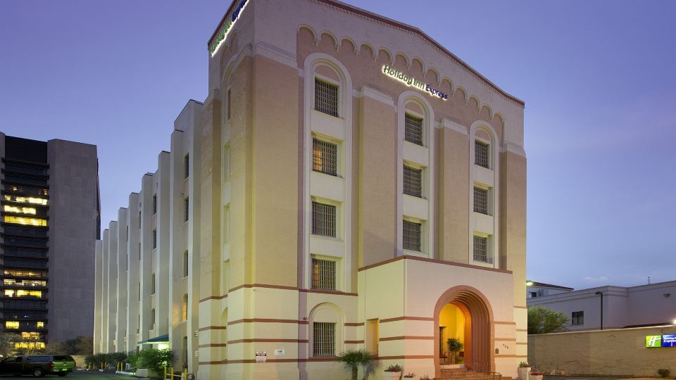 Holiday Inn Express SAN ANTONIO N-RIVERWALK AREA by IHG