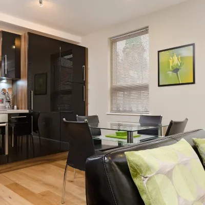 Hamilton Court Apartments from Your Stay Bristol โรงแรมใกล้สนามกีฬาแอชตันเกท