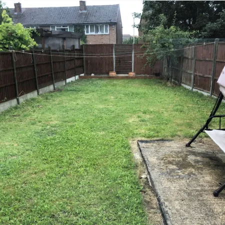 4 Bed House Sleeps 8 - Enclosed Garden - Parking