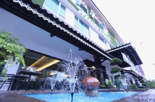 7 Heaven Boutique Hotel Отели рядом с достопримечательностью «Asia Metropolitan University»