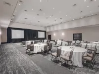 Hilton Birmingham Downtown at UAB Отели рядом с достопримечательностью «Научный Центр МакУэйн»