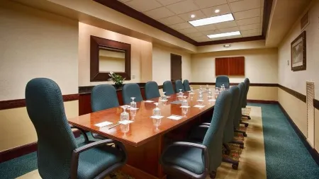 Best Western Aku Tiki Inn