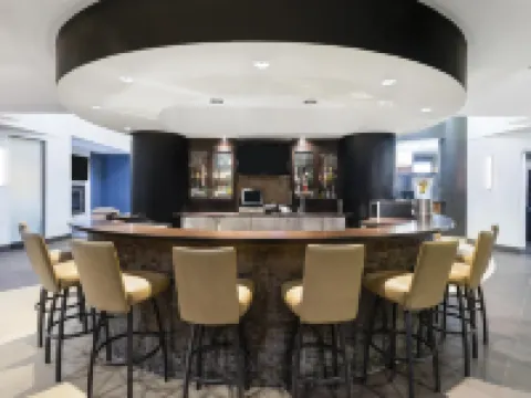 ベストウェスタン プレミア フリーポート イン カルガリー エアポート カルガリーのホテル