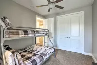 Luxury Downtown Moab Townhome w/ Pool Access! - Apartments