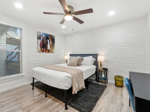 Charming Dallas Apartment near Airport