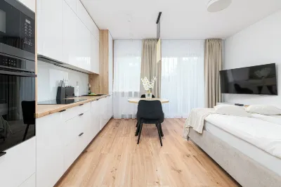 RentPlanet - Studio Helenów Park Hotel di 