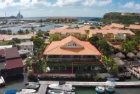 Spanish Water Marina Apartments - Beach