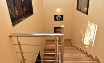 Whispering Palm Parra