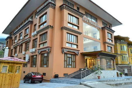 Tara Phendeyling Hotel Отели рядом с достопримечательностью «Будда Дорденма»