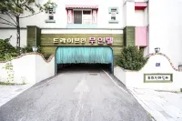 Jincheon the Wizard of Oz Motel - parking